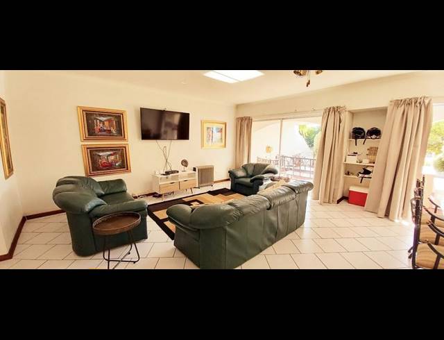 3 BEDROOM TOWNHOUSE FOR SALE IN VAAL MARINA